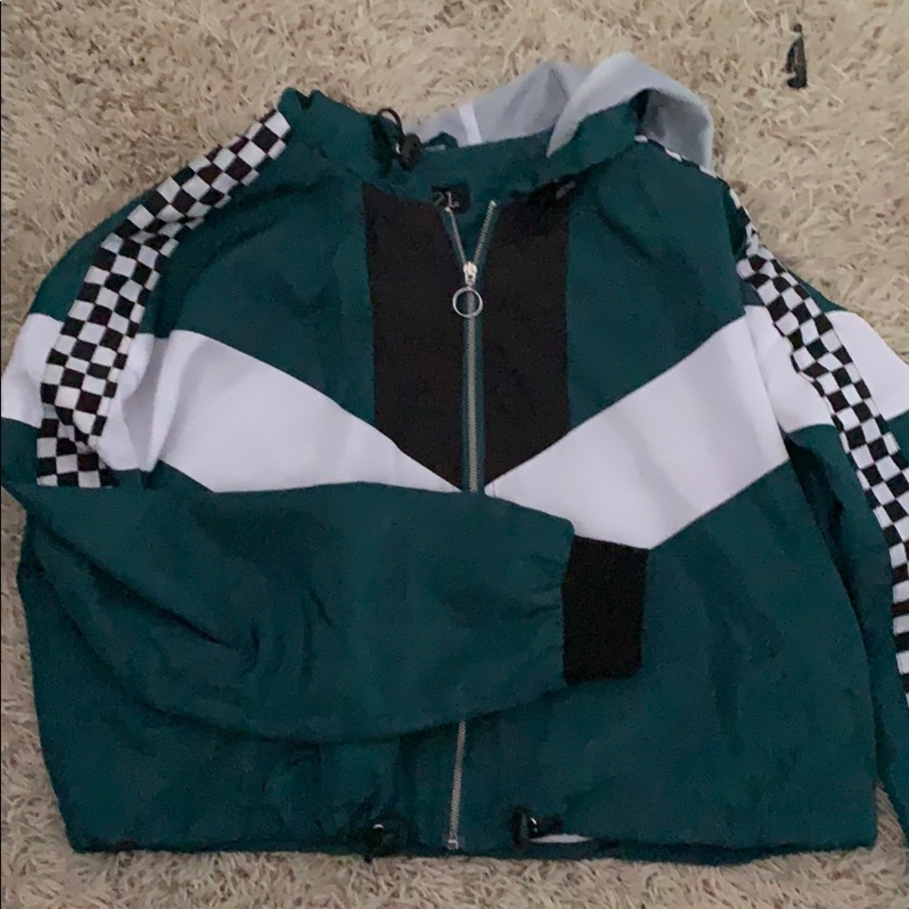 GREEN CROP TOP WINDBREAKER